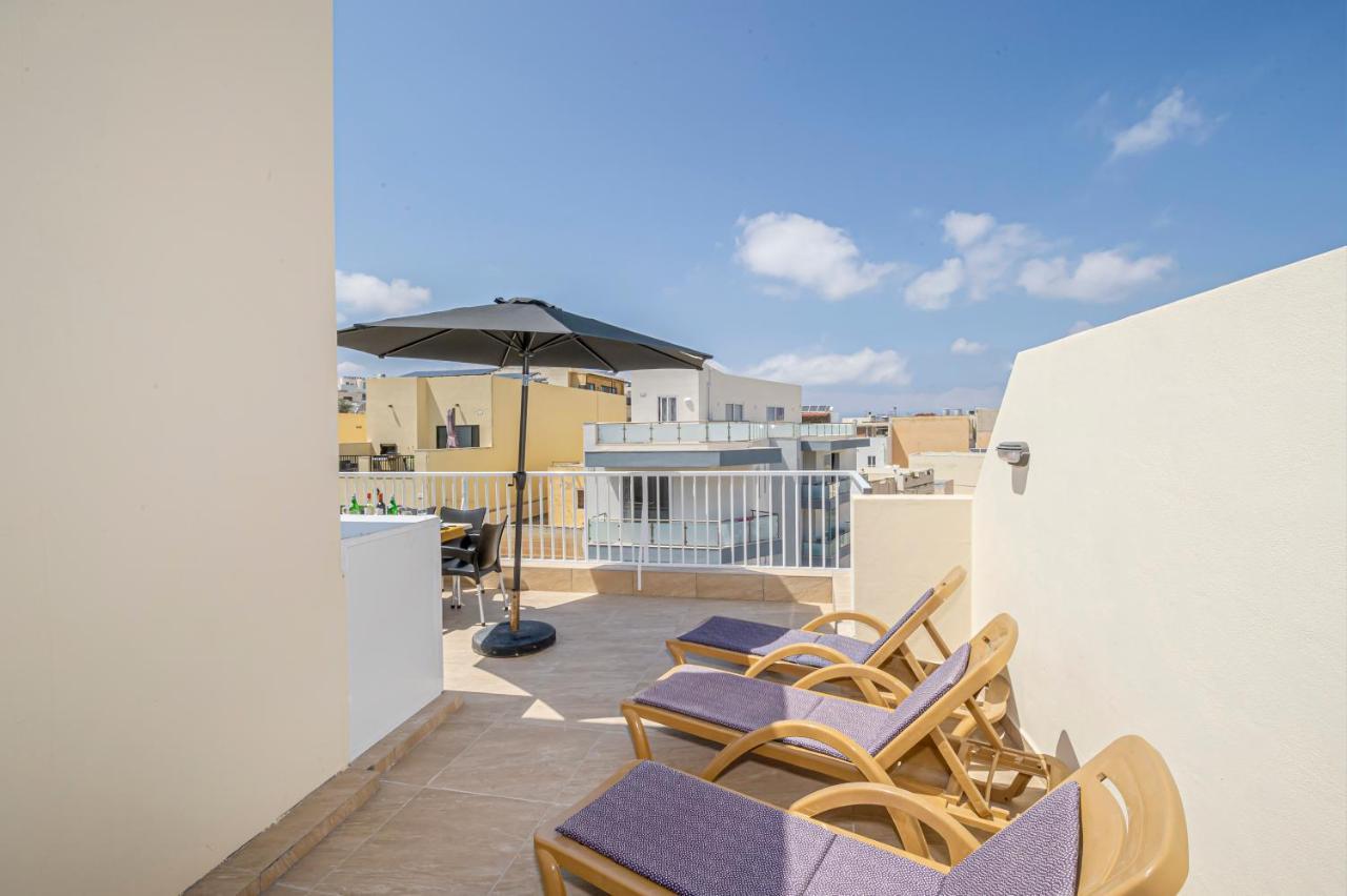 Summer Breeze Penthouse With Private Hot Tub & Terrace With Panoramic Views, By Getawaysmalta Mellieħa Exteriör bild