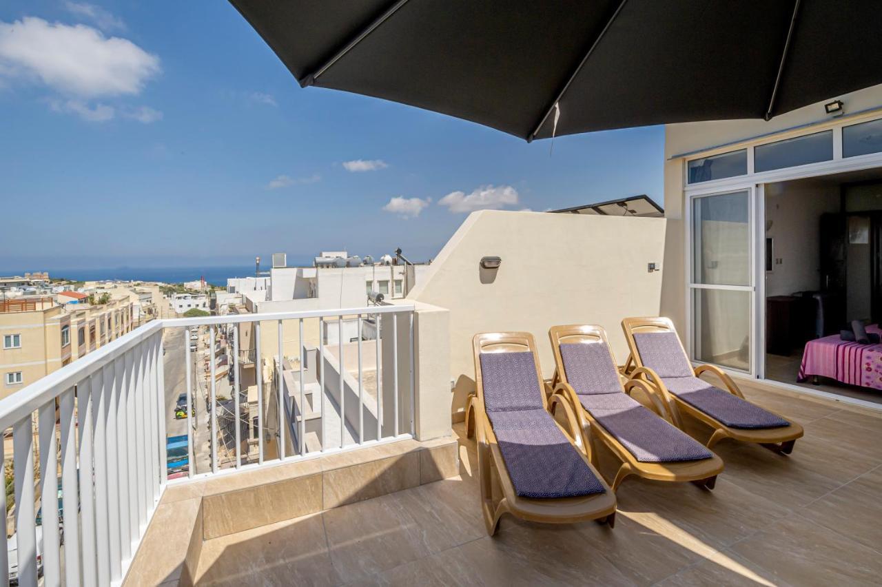 Summer Breeze Penthouse With Private Hot Tub & Terrace With Panoramic Views, By Getawaysmalta Mellieħa Exteriör bild