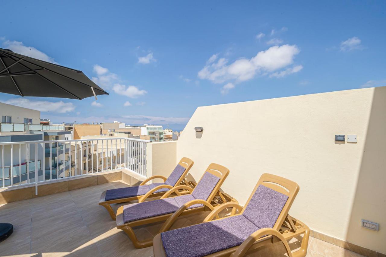Summer Breeze Penthouse With Private Hot Tub & Terrace With Panoramic Views, By Getawaysmalta Mellieħa Exteriör bild