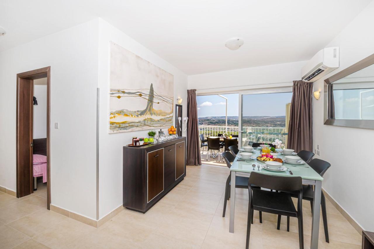 Summer Breeze Penthouse With Private Hot Tub & Terrace With Panoramic Views, By Getawaysmalta Mellieħa Exteriör bild