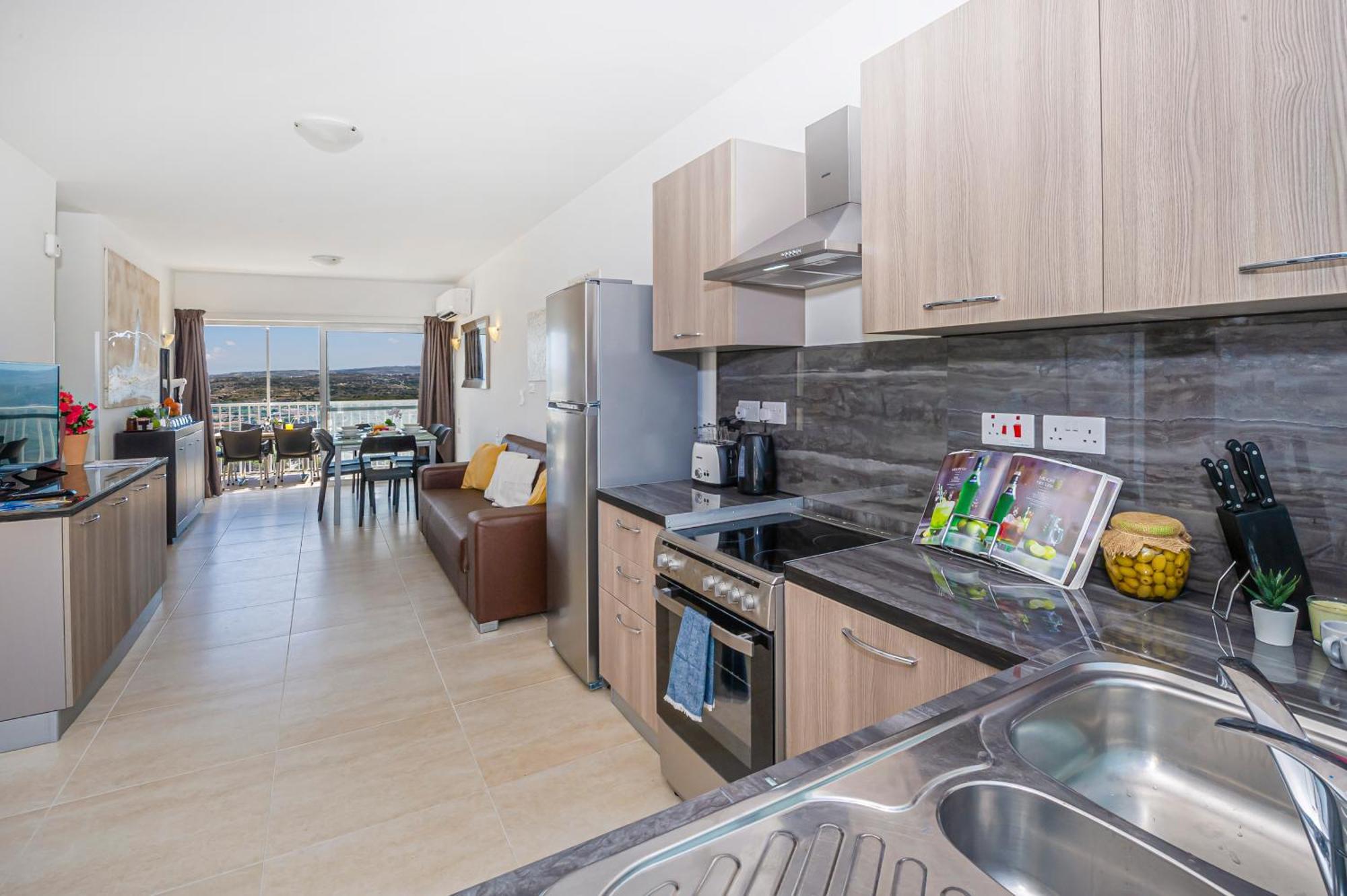 Summer Breeze Penthouse With Private Hot Tub & Terrace With Panoramic Views, By Getawaysmalta Mellieħa Exteriör bild