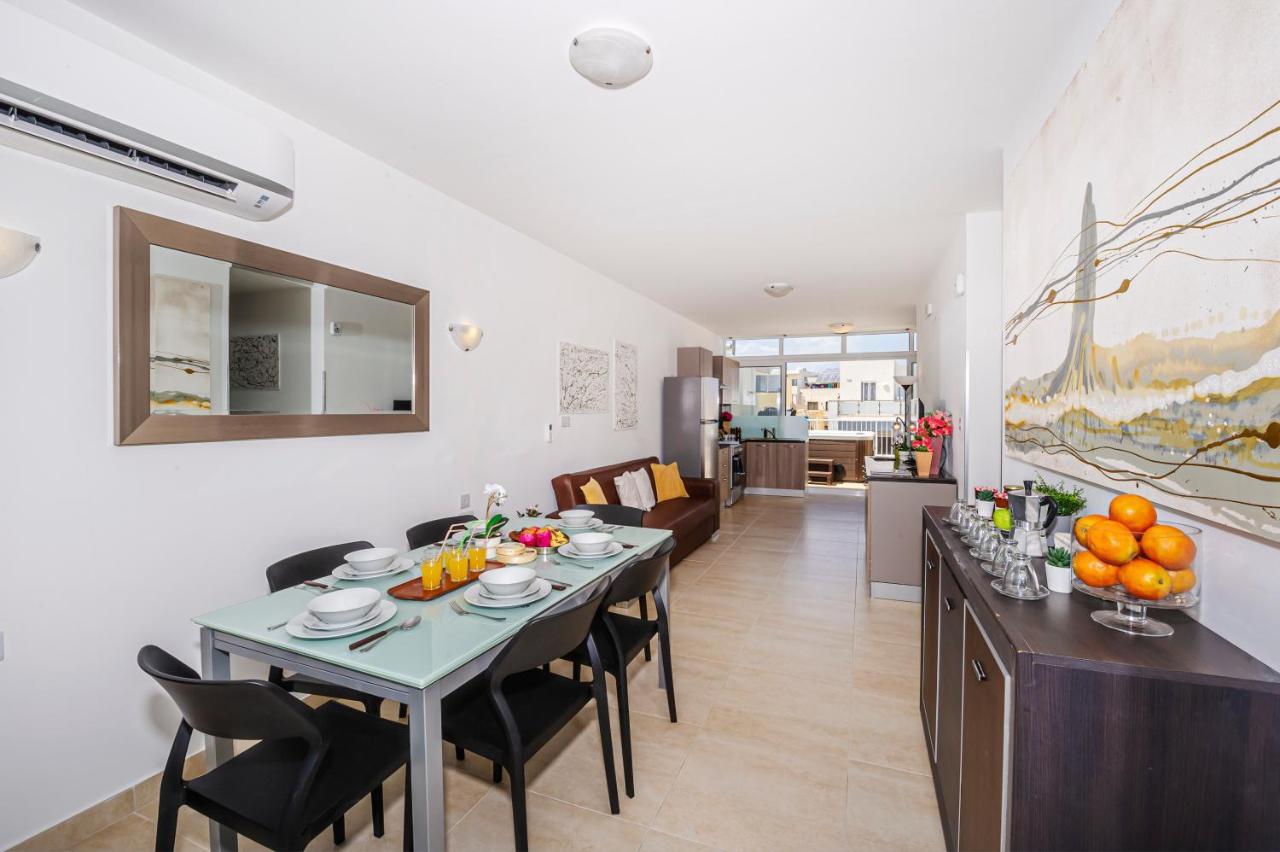Summer Breeze Penthouse With Private Hot Tub & Terrace With Panoramic Views, By Getawaysmalta Mellieħa Exteriör bild
