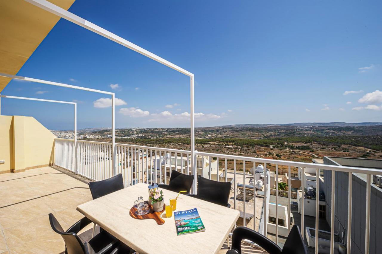 Summer Breeze Penthouse With Private Hot Tub & Terrace With Panoramic Views, By Getawaysmalta Mellieħa Exteriör bild