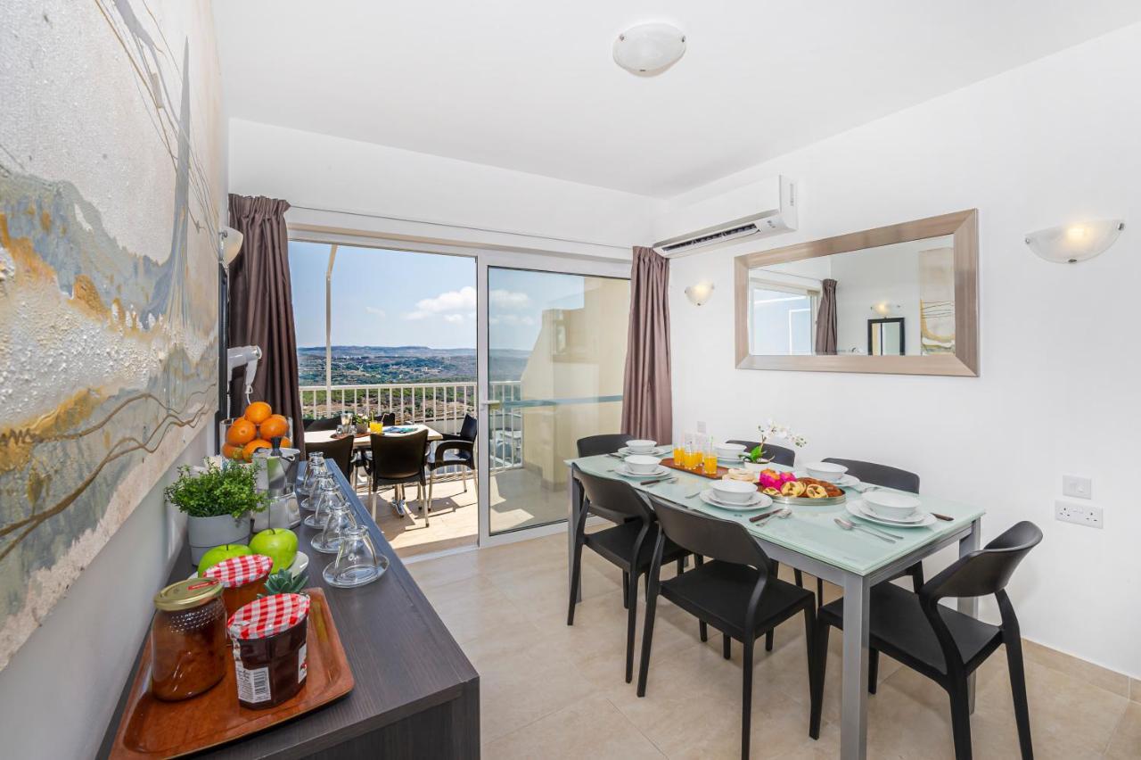 Summer Breeze Penthouse With Private Hot Tub & Terrace With Panoramic Views, By Getawaysmalta Mellieħa Exteriör bild