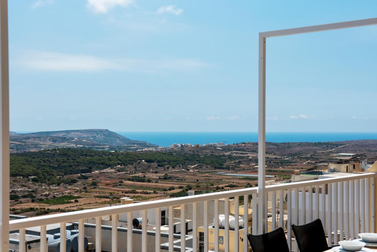 Summer Breeze Penthouse With Private Hot Tub & Terrace With Panoramic Views, By Getawaysmalta Mellieħa Exteriör bild