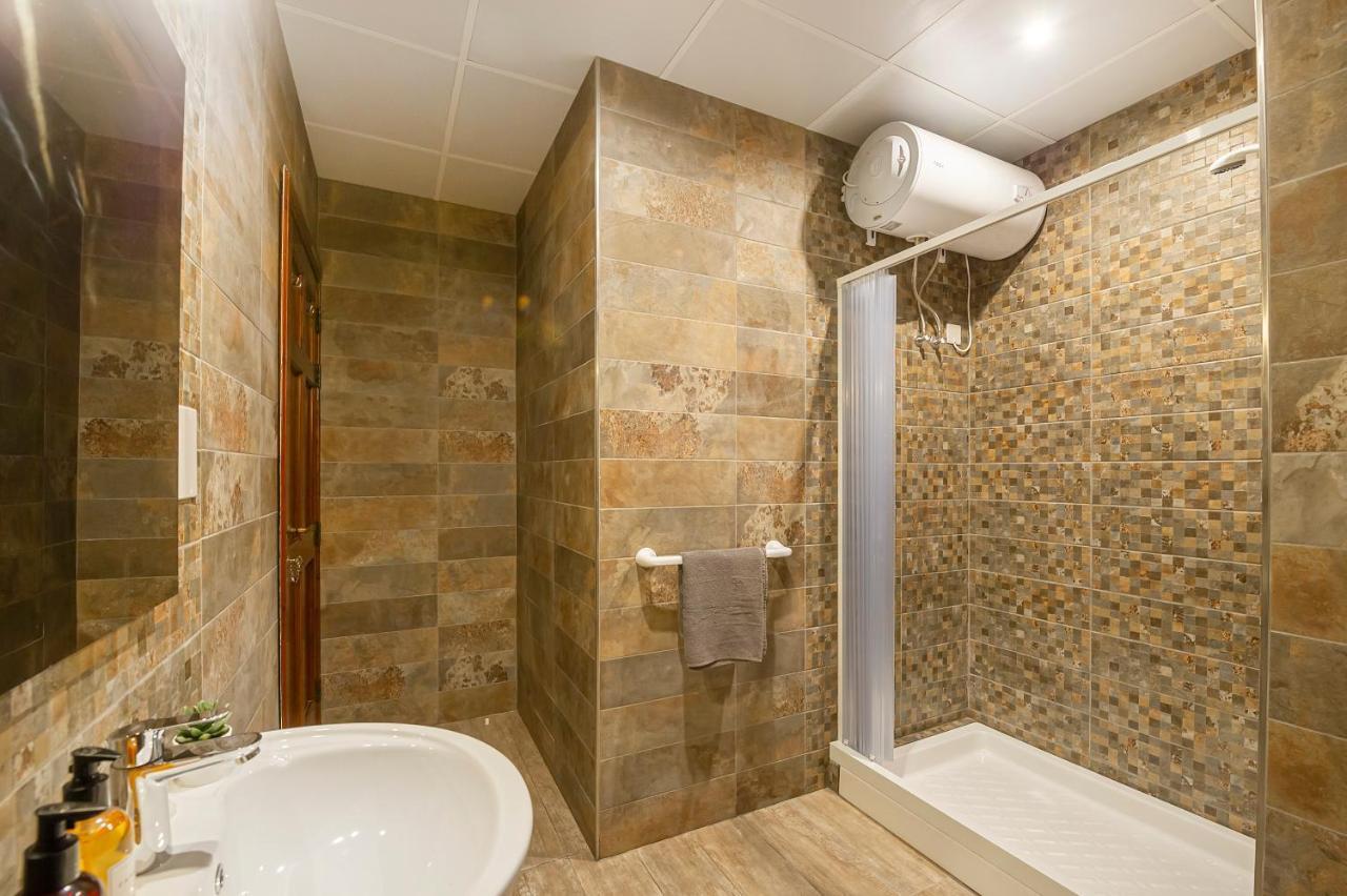 Summer Breeze Penthouse With Private Hot Tub & Terrace With Panoramic Views, By Getawaysmalta Mellieħa Exteriör bild