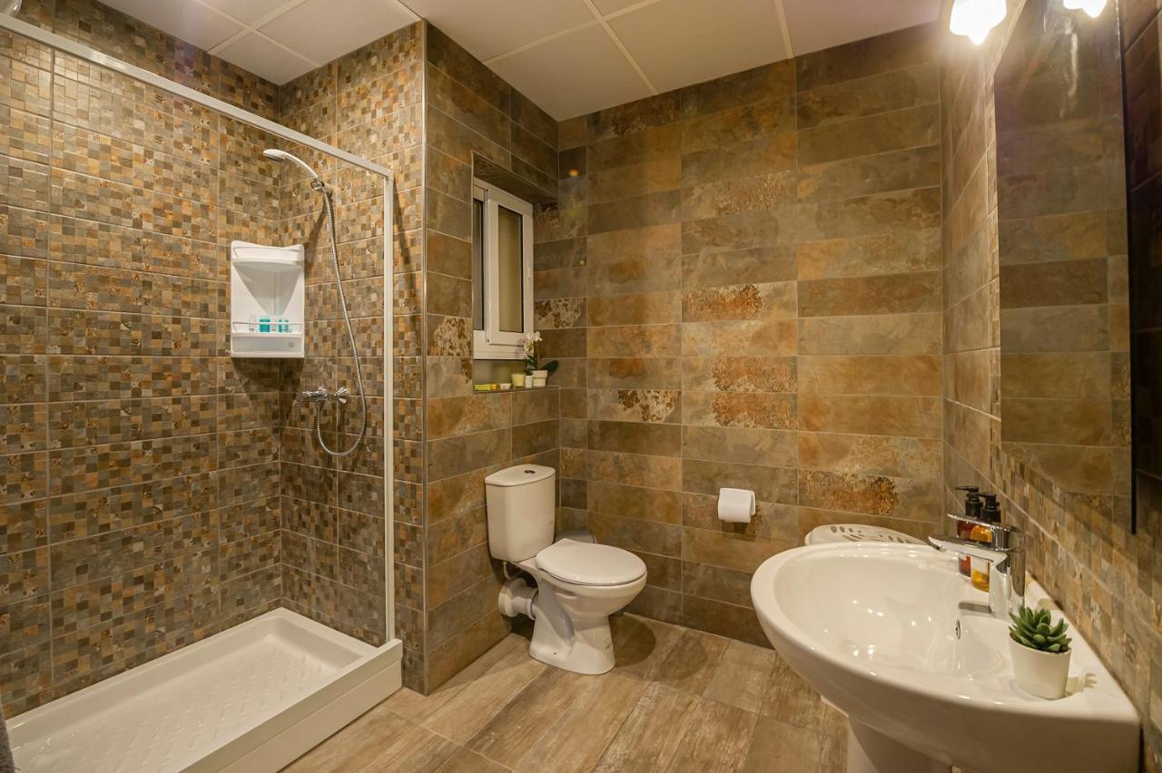 Summer Breeze Penthouse With Private Hot Tub & Terrace With Panoramic Views, By Getawaysmalta Mellieħa Exteriör bild